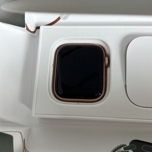 Apple series 6 gold aluminum watch GPS+ cellular